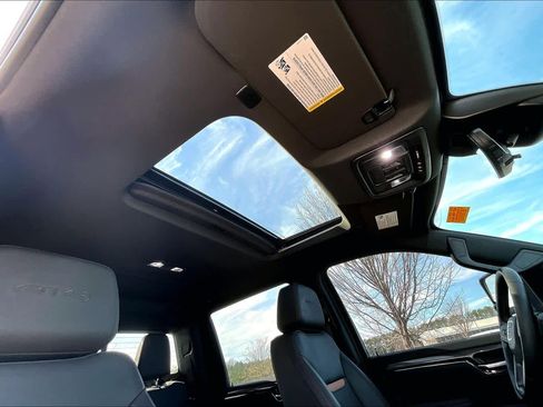 Used 2025 GMC Sierra 2500 AT4 w/ AT4 Premium Plus Package image 13