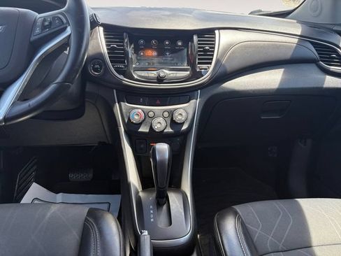 Used 2019 Chevrolet Trax LT w/ Driver Confidence Package AWD/4WD image 11