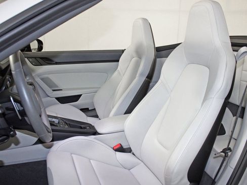 Used 2024 Porsche 911 Carrera GTS image 5