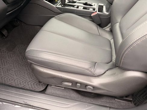 New 2026 Subaru Outback Limited AWD/4WD image 10