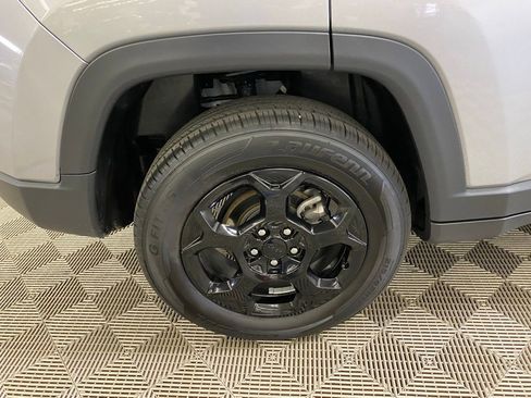 Used 2023 Jeep Compass Trailhawk AWD/4WD image 13