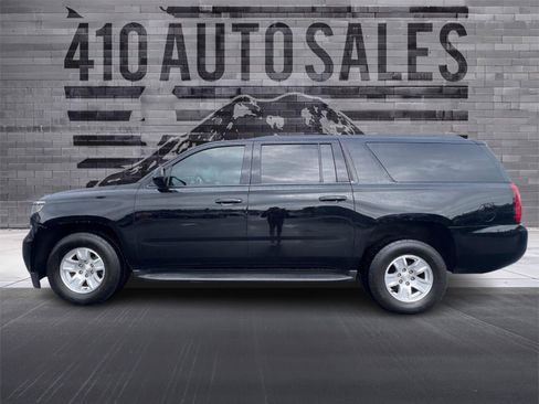 Used 2019 Chevrolet Suburban LT image 7