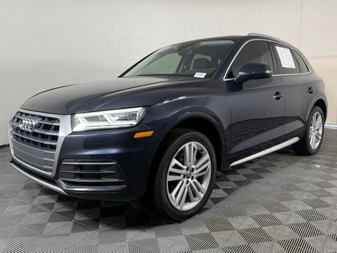 Used 2019 Audi Q5 2.0T Premium Plus w/ Premium Plus Package AWD/4WD image 2
