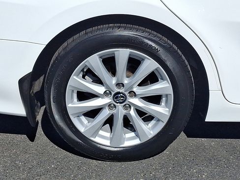 Used 2020 Toyota Camry LE image 8