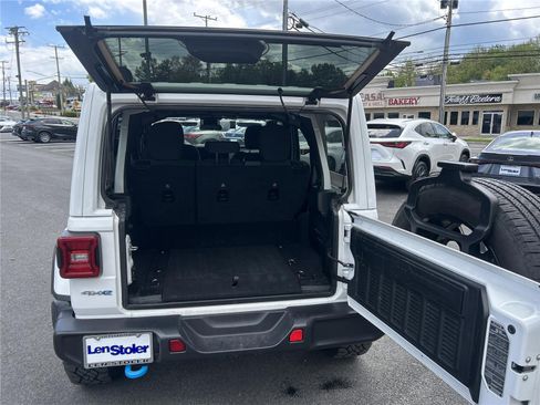 Used 2024 Jeep Wrangler Sahara image 10