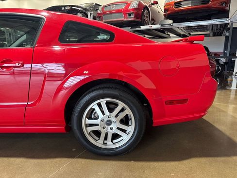 Used 2005 Ford Mustang GT Premium image 39