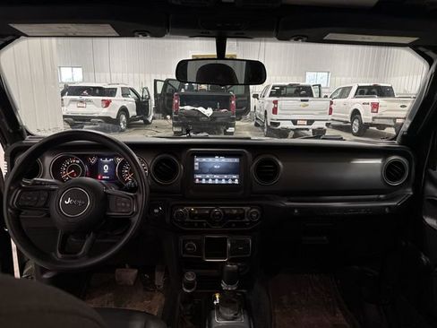 Used 2022 Jeep Wrangler Sport image 4