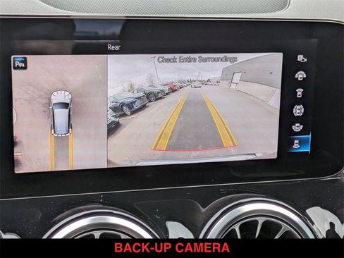 Used 2022 Mercedes-Benz GLB 250 4MATIC image 7