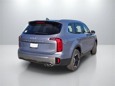 New 2025 Kia Telluride S image 4