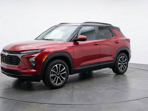 Used 2025 Chevrolet TrailBlazer LT image 3