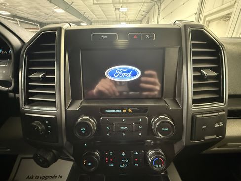 Used 2018 Ford F150 XLT w/ Equipment Group 302A Luxury image 24