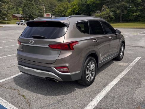 Used 2019 Hyundai Santa Fe SEL FWD image 5