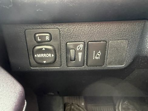 Used 2018 Toyota RAV4 XLE w/ Plus Extra Value Package AWD/4WD image 17