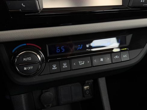 Used 2016 Toyota Corolla LE FWD image 16