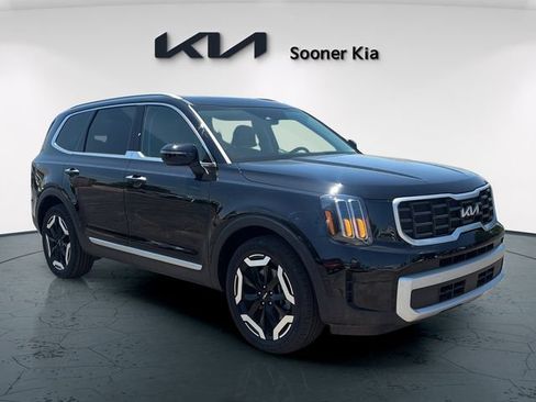Used 2024 Kia Telluride S w/ S Sunroof Package FWD image 8