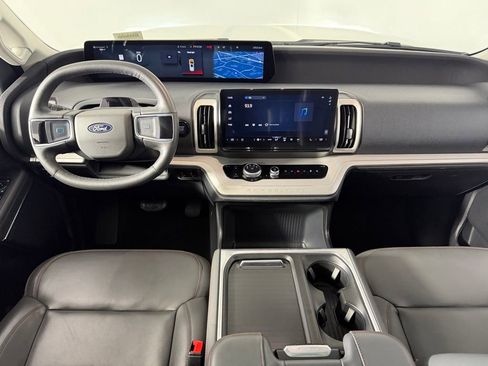 Used 2025 Ford Expedition Max Active AWD/4WD image 14