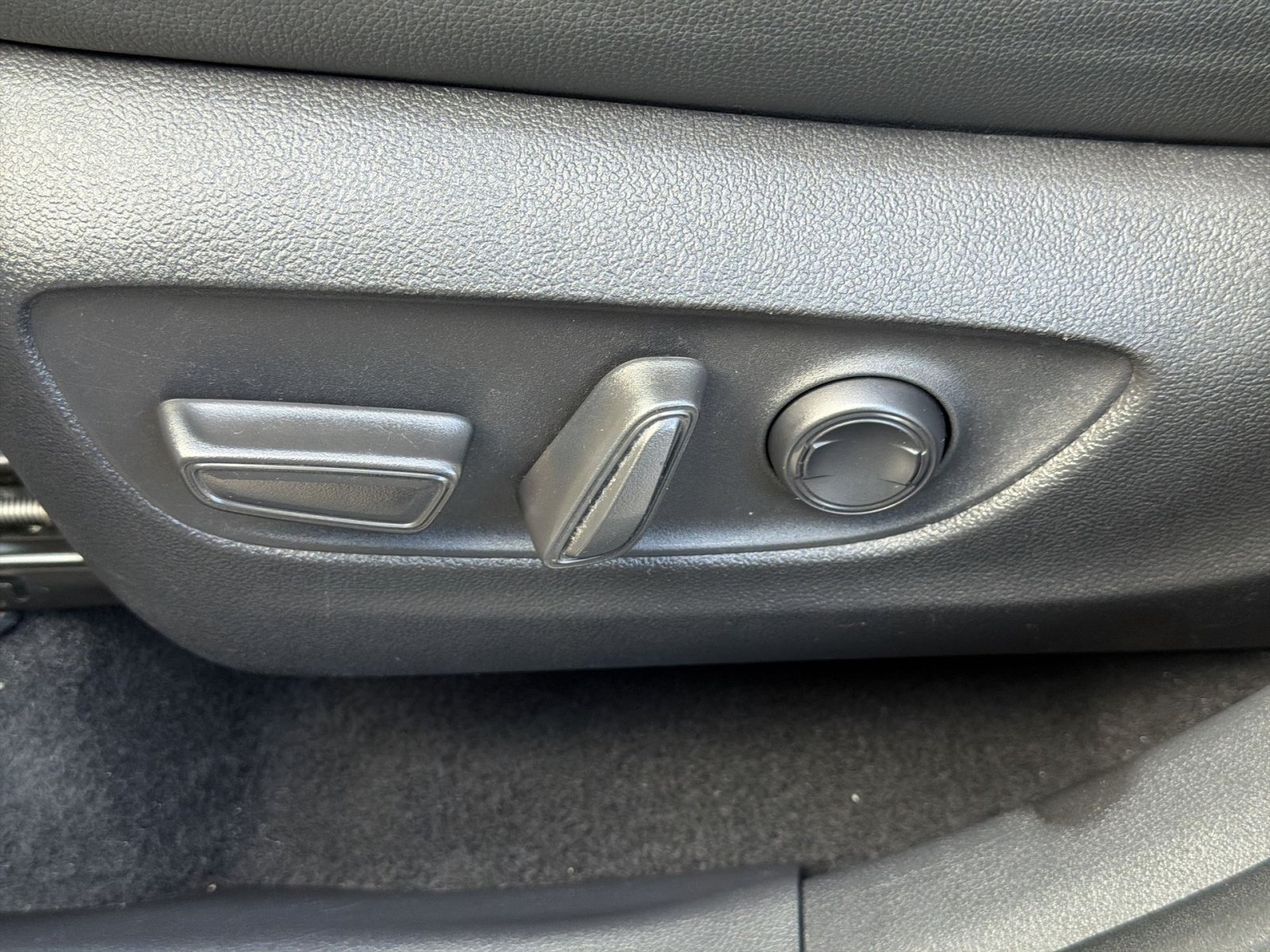 Used 2025 Toyota Grand Highlander AWD image 14