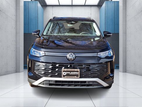 New 2026 Volkswagen Tiguan SE image 21