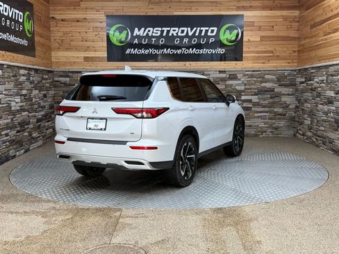 Used 2023 Mitsubishi Outlander SE AWD/4WD image 9