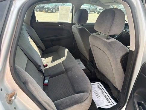 Used 2016 Chevrolet Impala LT FWD image 17