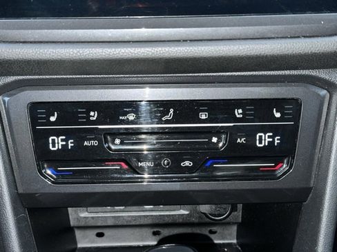 Certified 2022 Volkswagen Tiguan SEL R-Line image 33