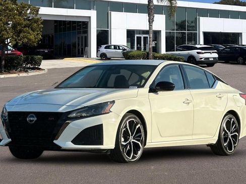 Used 2024 Nissan Altima 2.5 SR image 7