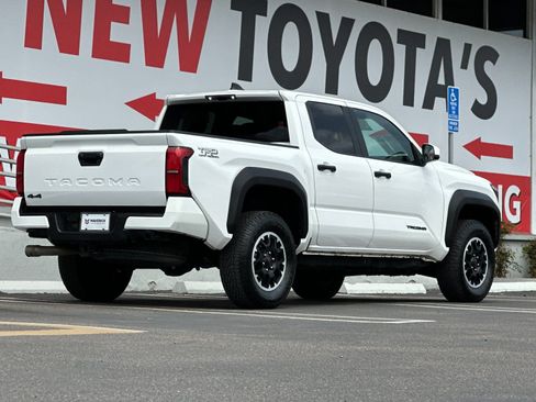 Used 2025 Toyota Tacoma TRD Off-Road AWD/4WD image 5