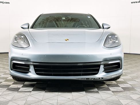 Used 2018 Porsche Panamera 4 image 2