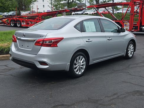Used 2017 Nissan Sentra SV w/ Style Package FWD image 2