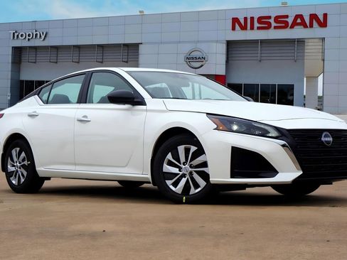 Certified 2024 Nissan Altima 2.5 S image 1