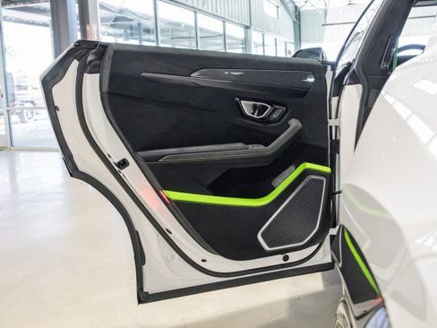 Used 2024 Lamborghini Urus Performante image 13