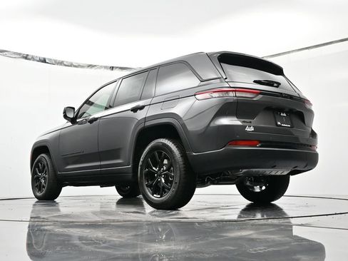 New 2025 Jeep Grand Cherokee Altitude image 44