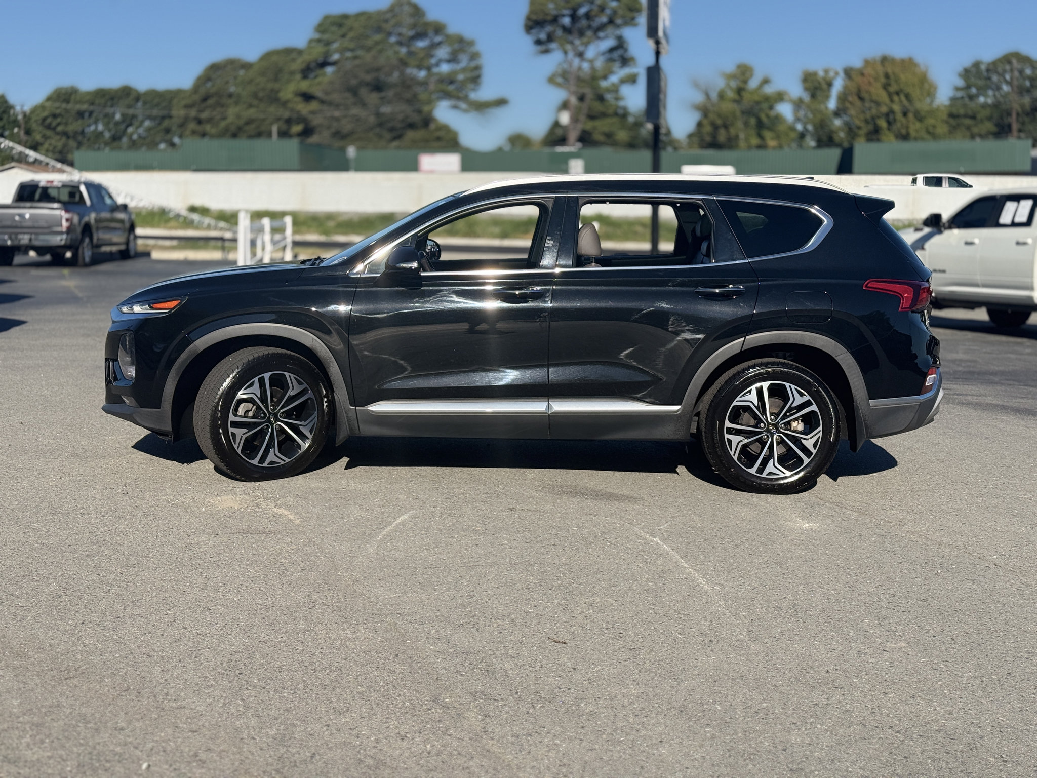 Used 2020 Hyundai Santa Fe SEL w/ Cargo Package FWD image 4