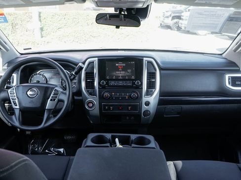 Used 2021 Nissan Titan SV image 23