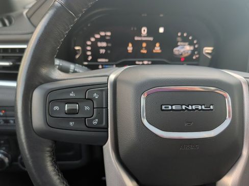 Used 2022 GMC Yukon XL Denali image 30