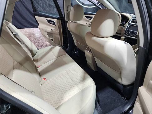 Used 2016 Nissan Altima 2.5 SV w/ Convenience Package image 11