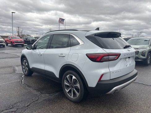 Used 2025 Ford Escape Platinum image 5