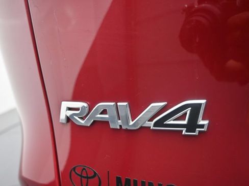 Used 2021 Toyota RAV4 LE AWD/4WD image 32