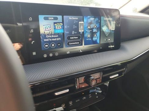New 2026 Nissan Kicks SR FWD image 10