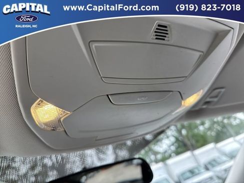 Used 2017 Ford Escape SE w/ SE Cold Weather Package AWD/4WD image 32