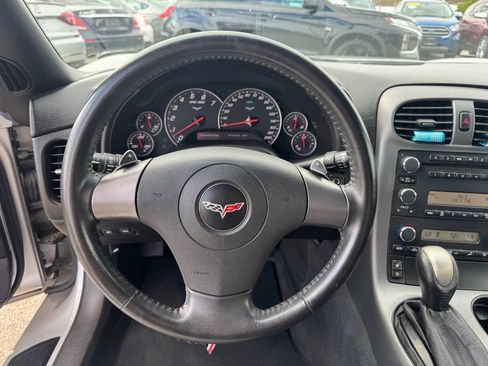 Used 2006 Chevrolet Corvette Convertible w/ Preferred Equipment Group RWD image 27