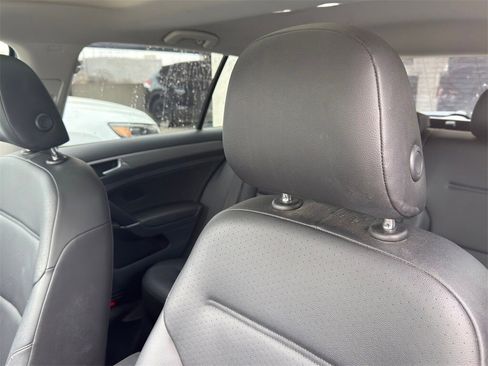 Used 2017 Volkswagen Golf Wolfsburg Edition image 16