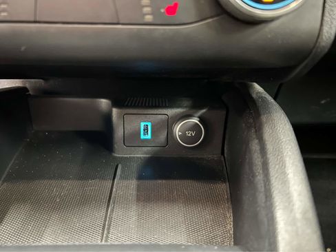 Used 2020 Ford Escape SE image 23