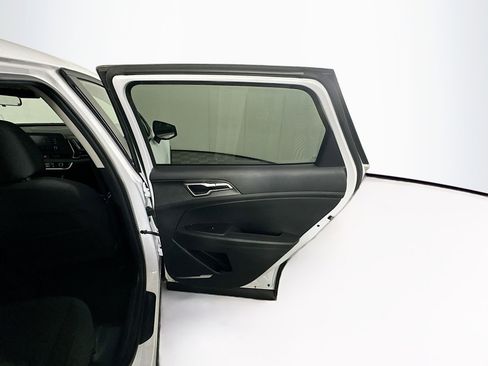 Used 2025 Kia Sportage LX image 29