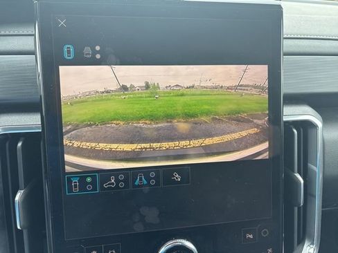 Used 2025 GMC Acadia Elevation FWD image 9