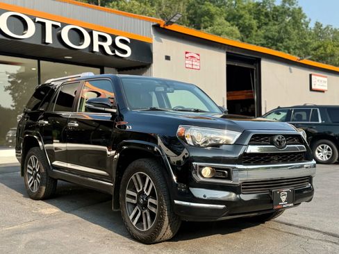 Used 2016 Toyota 4Runner Limited image 36