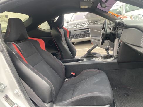 Used 2015 Scion FR-S image 16