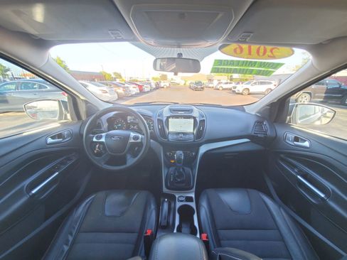 Used 2016 Ford Escape SE w/ SE Chrome Package image 2