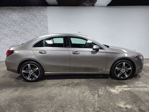 Used 2019 Mercedes-Benz A 220 4MATIC image 3