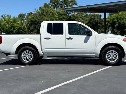Used 2019 Nissan Frontier SV RWD image 8